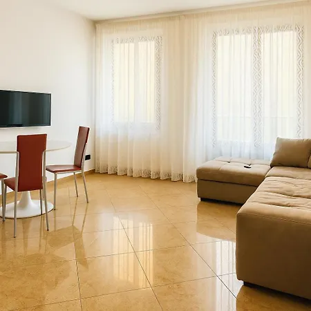 Il Balcone Del Longobardo A Due Passi Dall'arena Appartement Vérone